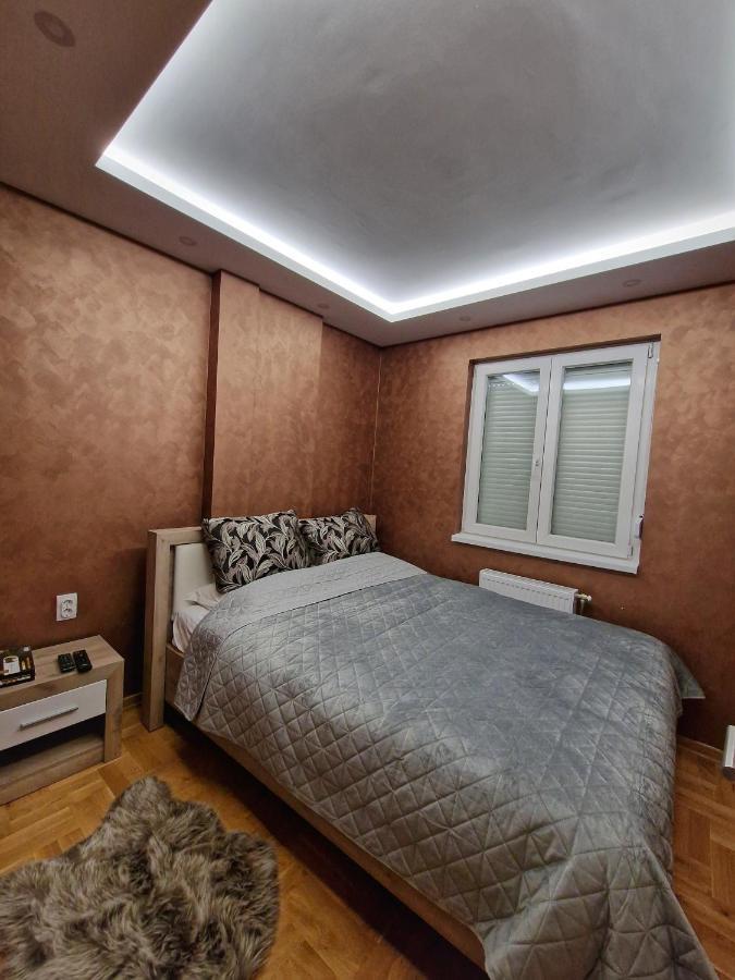 Apartman Dionis อูชิเซ ภายนอก รูปภาพ
