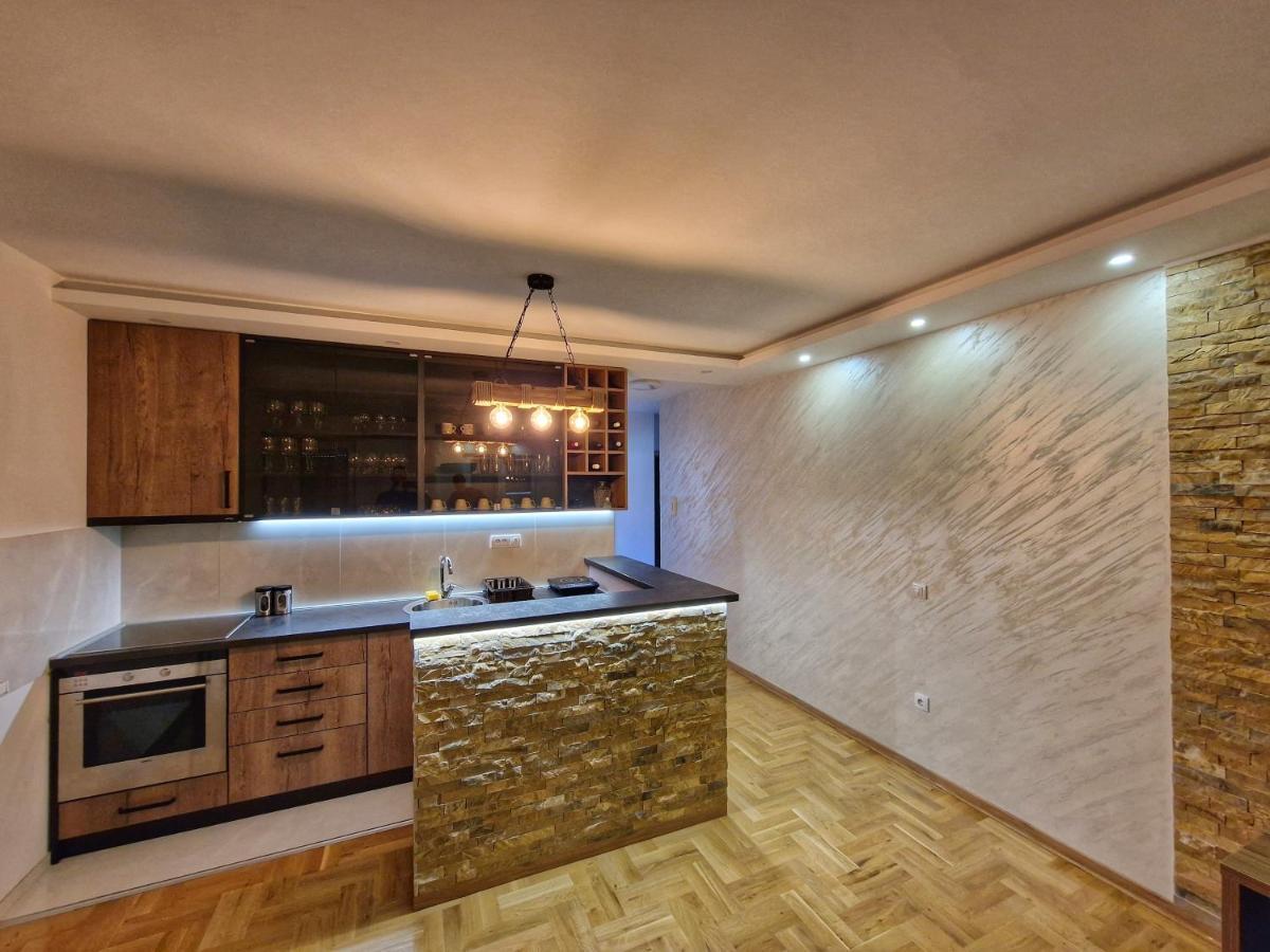 Apartman Dionis อูชิเซ ภายนอก รูปภาพ
